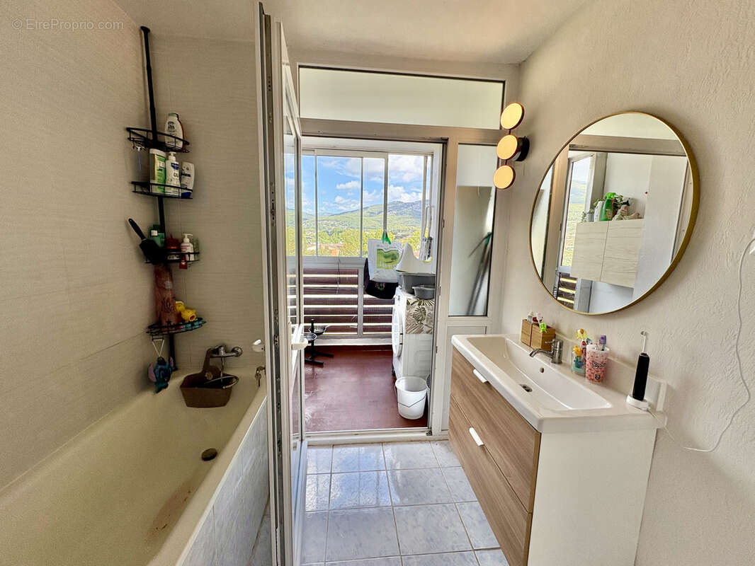 Appartement à LA VALETTE-DU-VAR