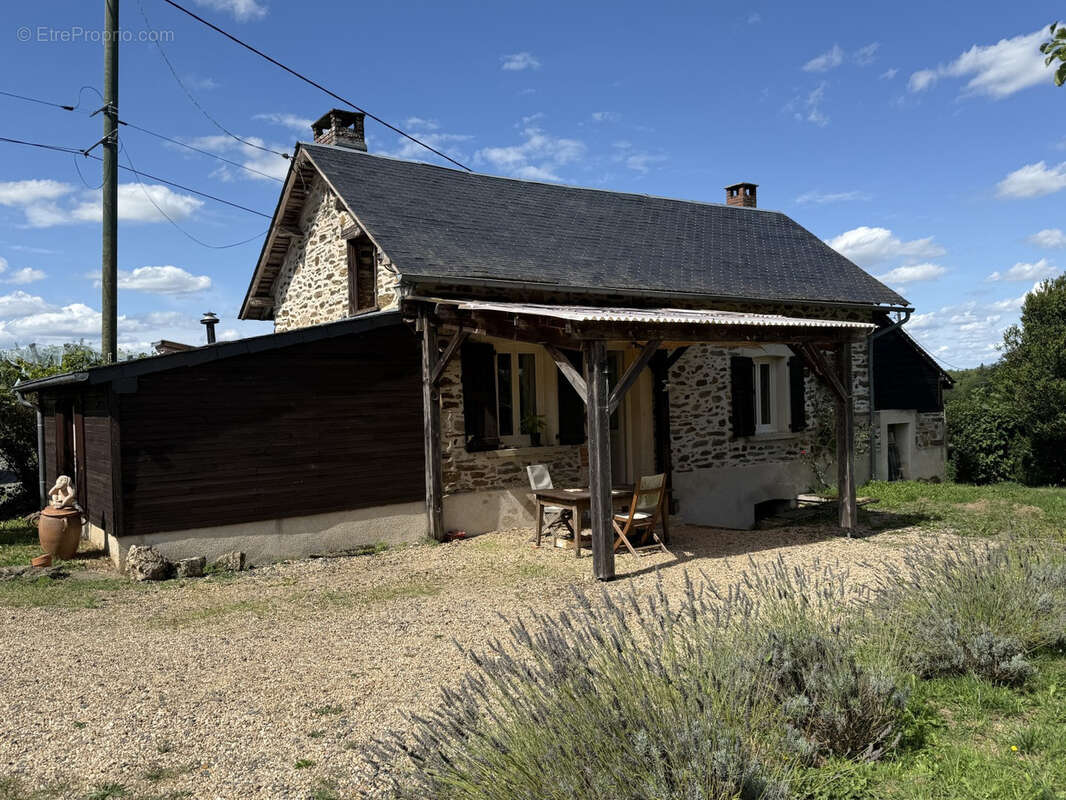 Maison à ARNAC-POMPADOUR