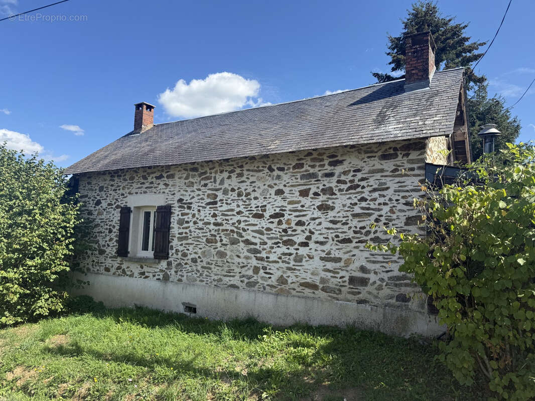 Maison à ARNAC-POMPADOUR