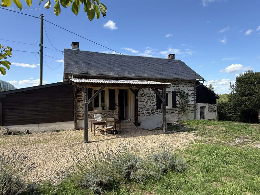 Maison à ARNAC-POMPADOUR