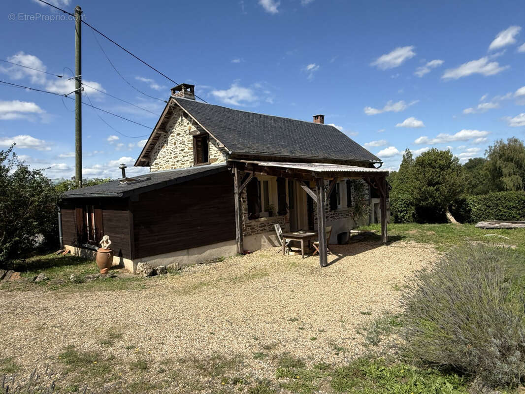 Maison à ARNAC-POMPADOUR