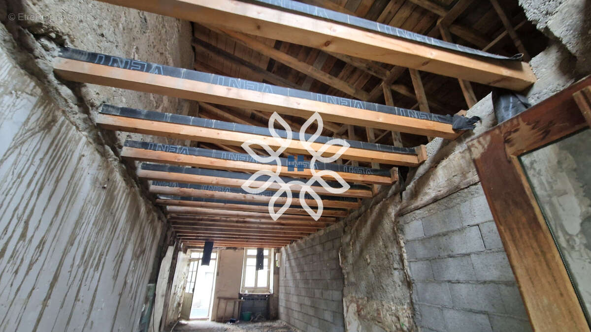 Maison à BRASSAC-LES-MINES