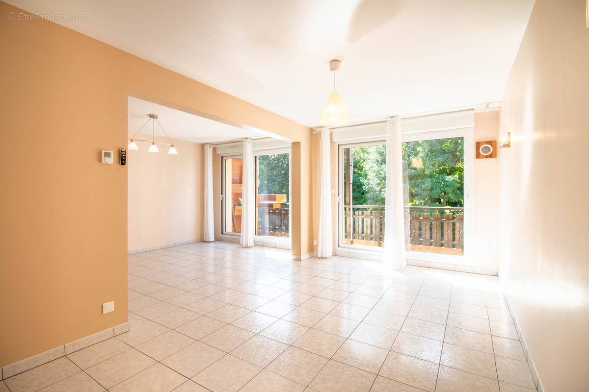 Appartement à SAINT-PAUL-EN-CHABLAIS