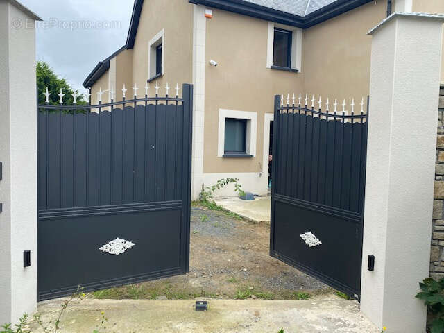 Maison à SAINT-MELOIR-DES-ONDES