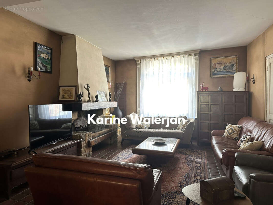 Maison à COURRIERES