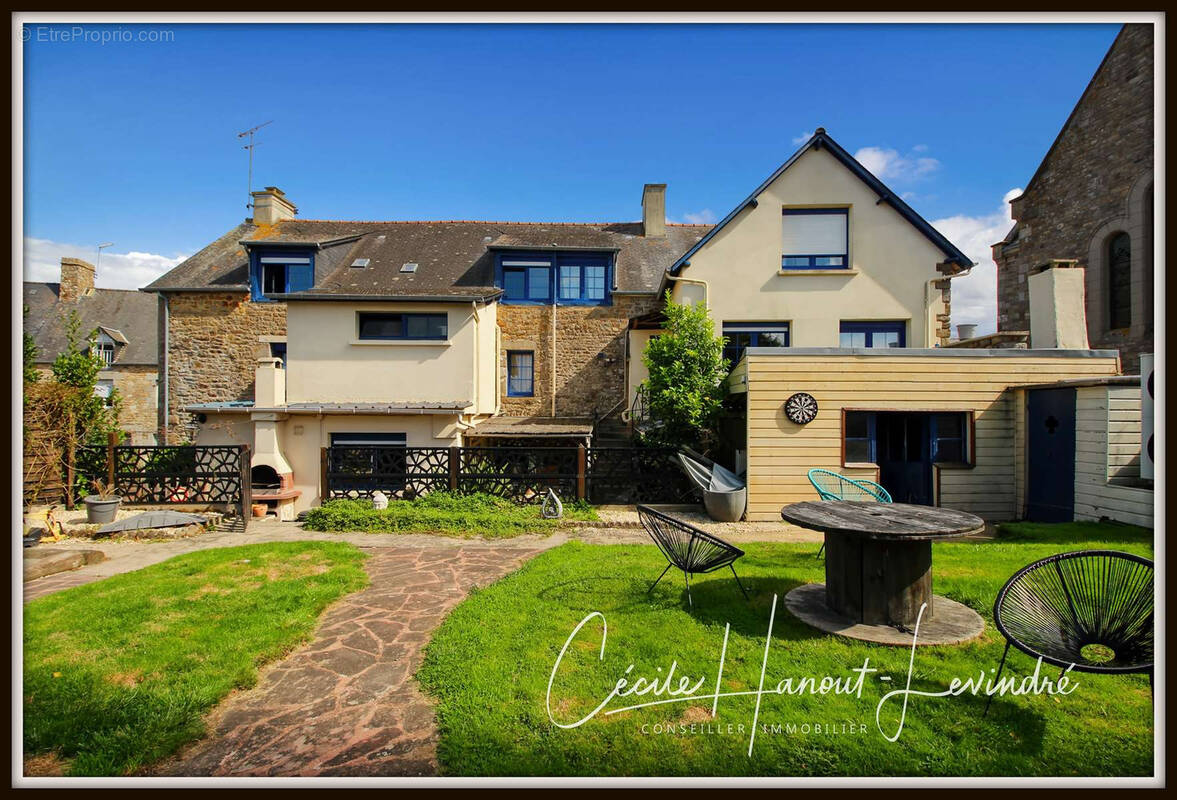 Maison à ROZ-SUR-COUESNON