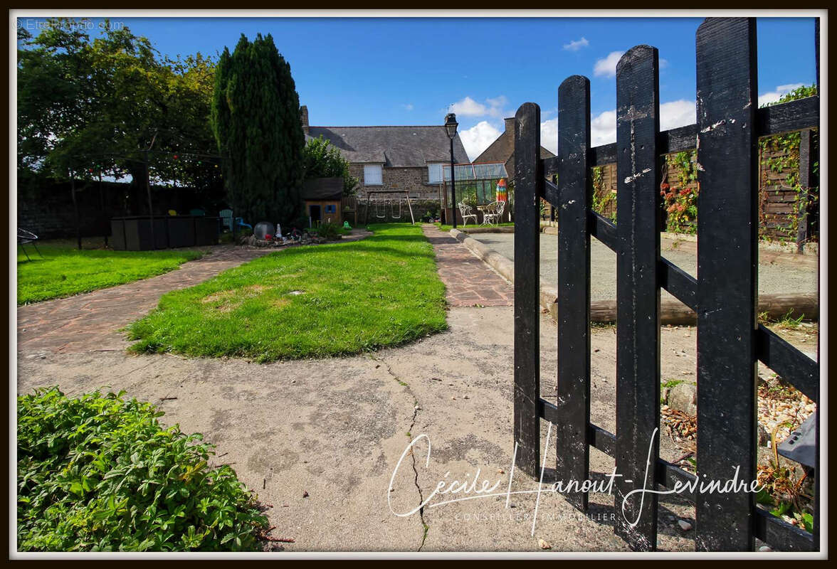 Maison à ROZ-SUR-COUESNON