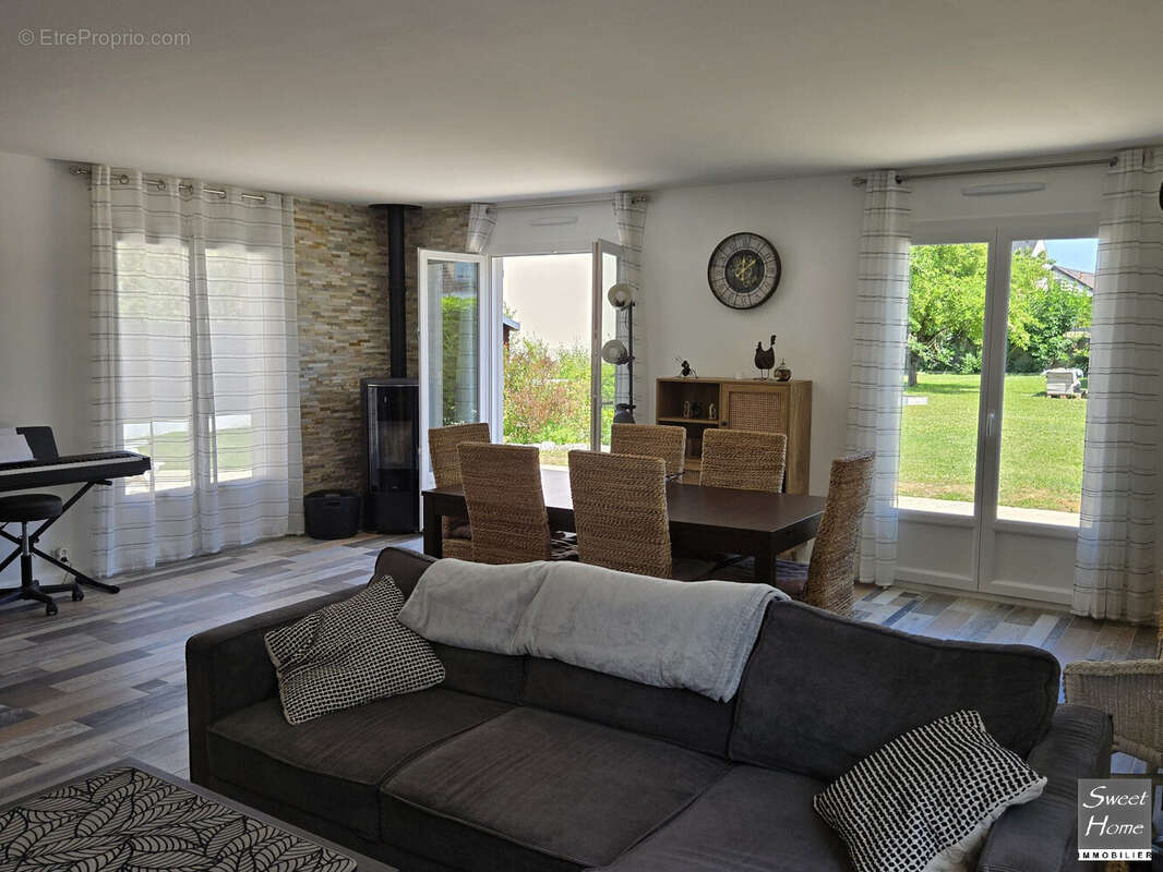 Maison à MAGNY-LES-HAMEAUX