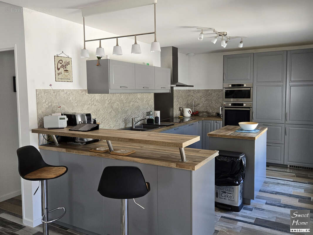 Maison à MAGNY-LES-HAMEAUX