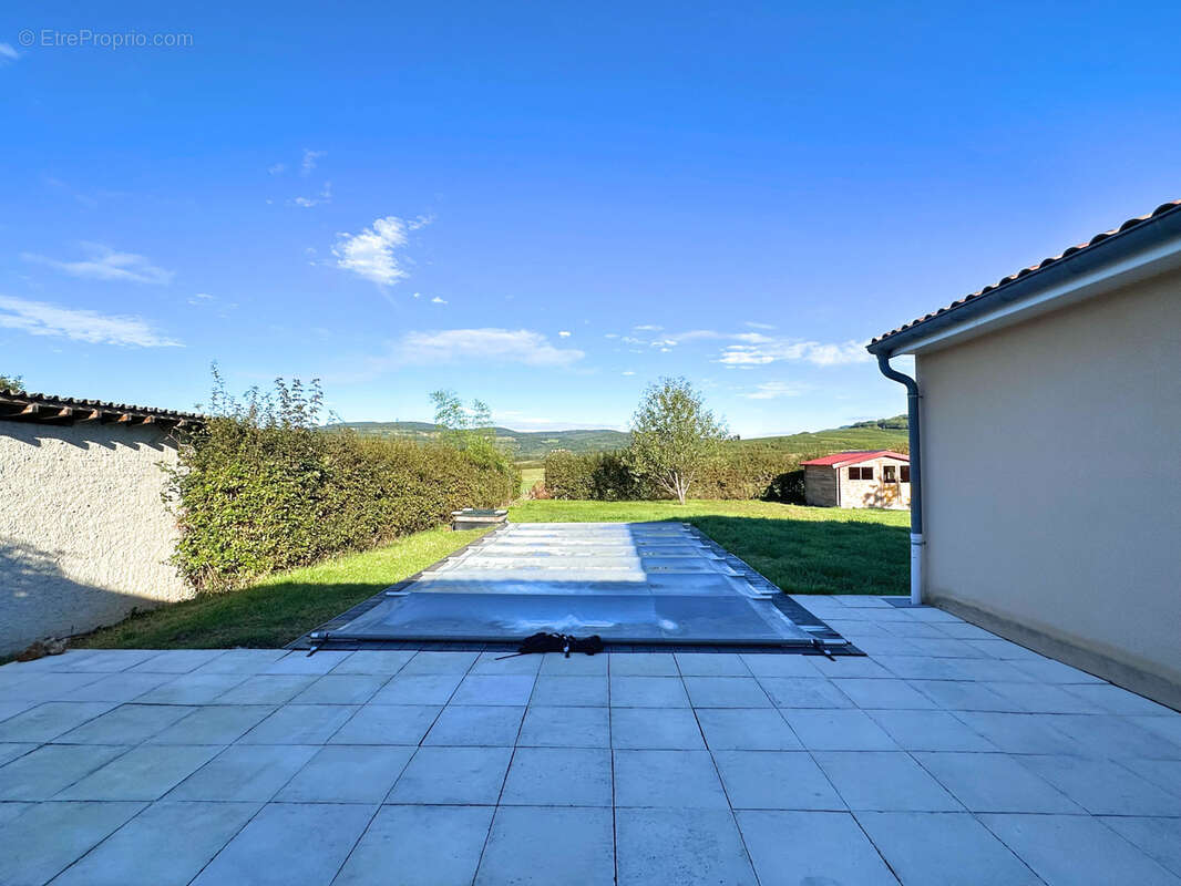 Maison à SAINT-MAURICE-DE-SATONNAY