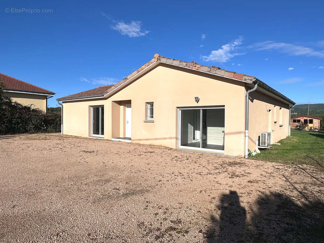 Maison à SAINT-MAURICE-DE-SATONNAY