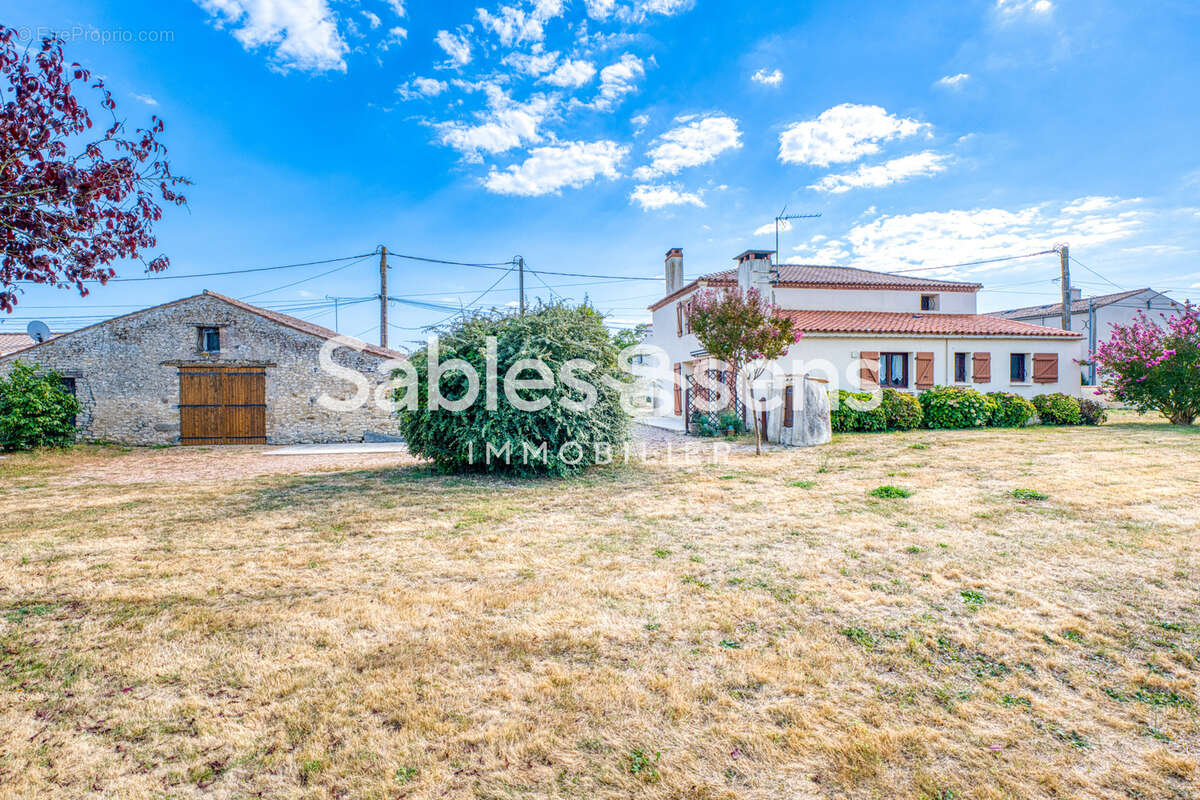 Maison à SAINT-HILAIRE-LA-FORET