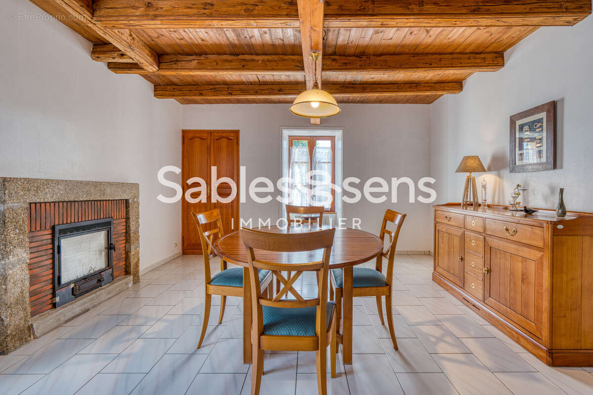 Maison à SAINT-HILAIRE-LA-FORET