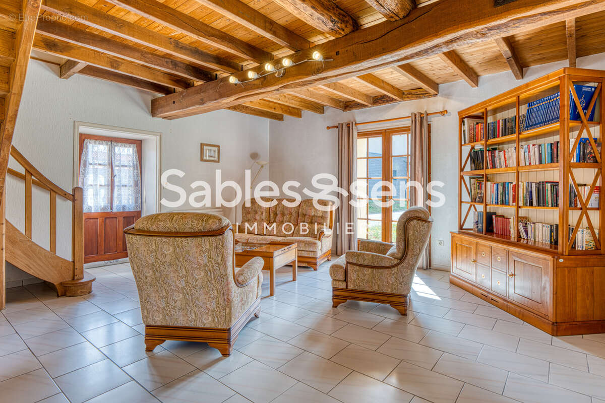 Maison à SAINT-HILAIRE-LA-FORET