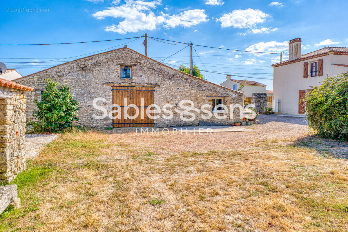 Maison à SAINT-HILAIRE-LA-FORET