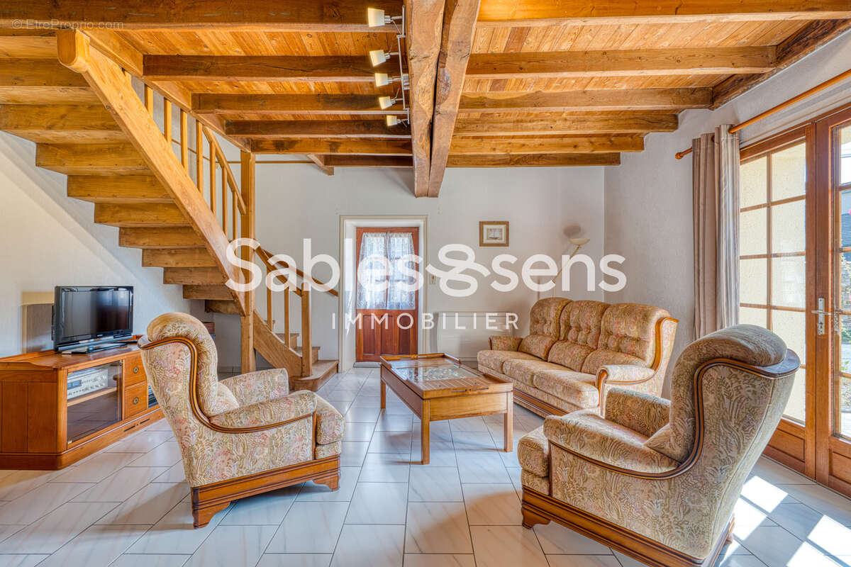 Maison à SAINT-HILAIRE-LA-FORET