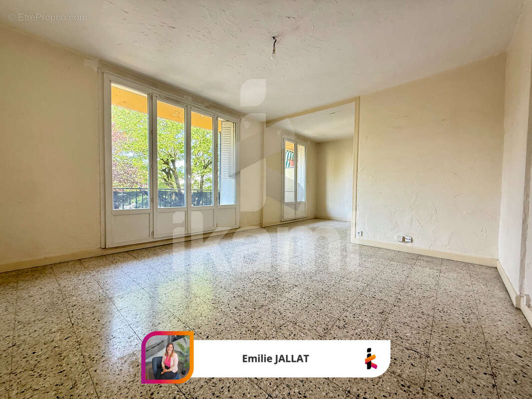 Appartement à MEYLAN