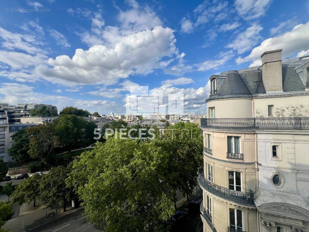 Appartement à PARIS-8E
