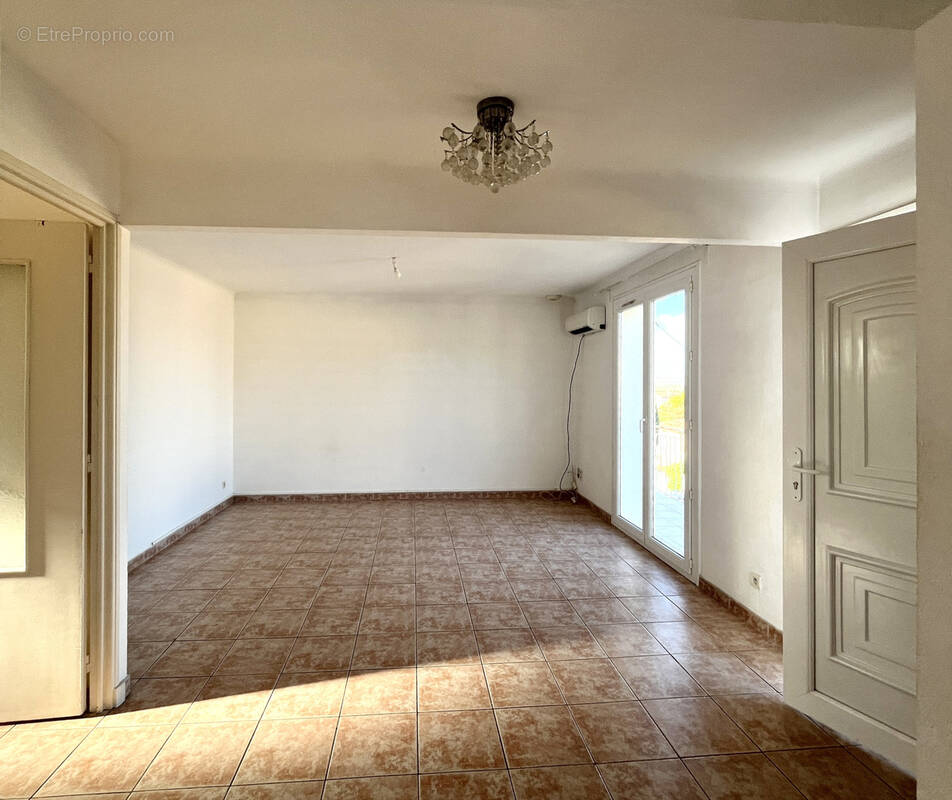 Appartement à CHATEAUNEUF-LES-MARTIGUES