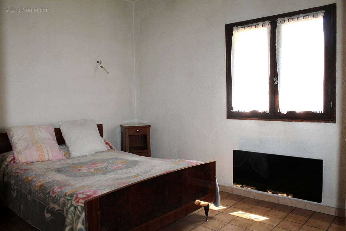 Maison à LE REVEST-LES-EAUX