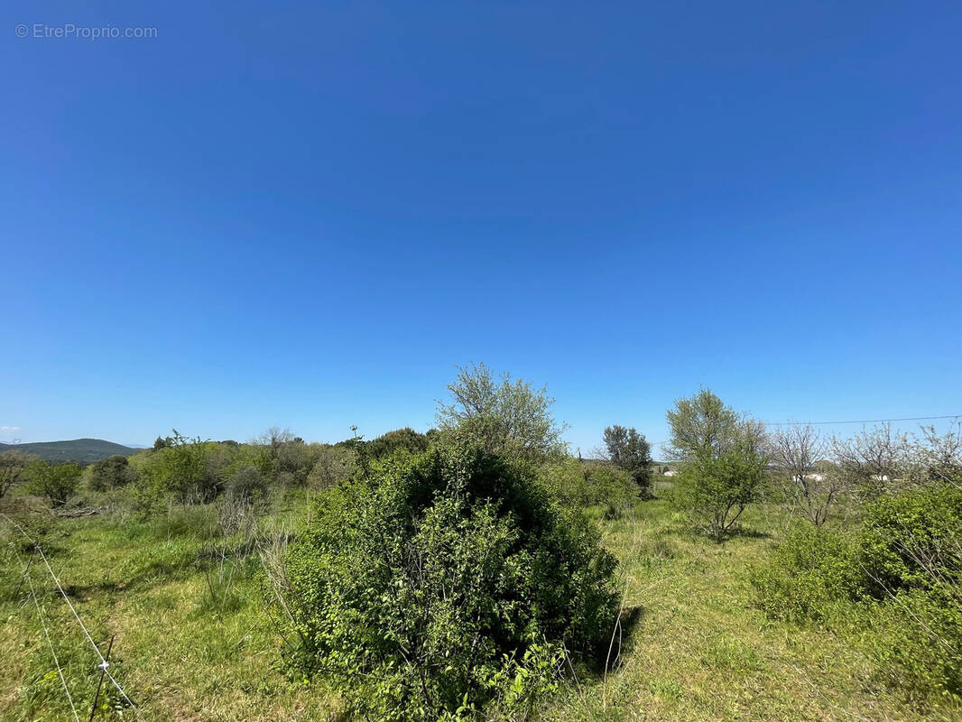 Terrain à MONTPEZAT