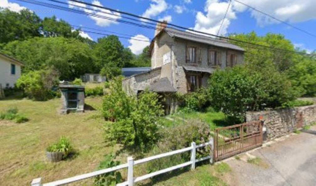 Maison à SAINT-HILAIRE-LES-PLACES