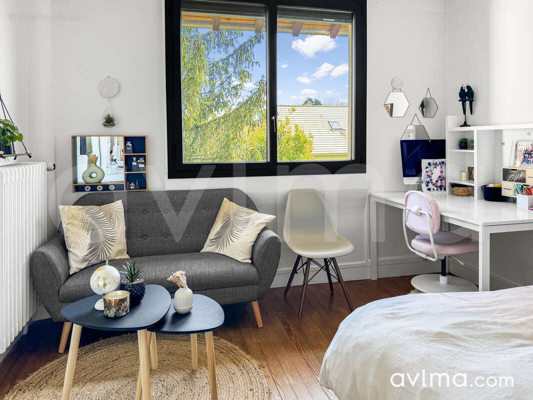 Maison à SAINT-NOM-LA-BRETECHE