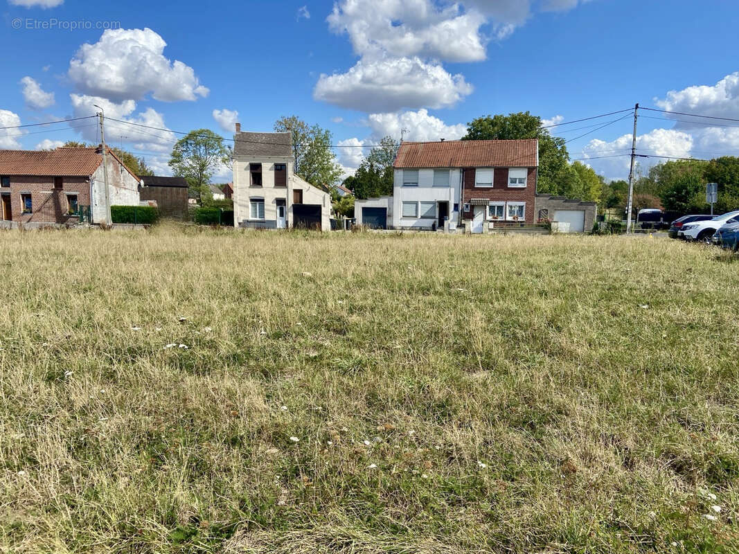 Terrain à LA LONGUEVILLE