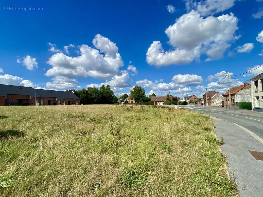Terrain à LA LONGUEVILLE