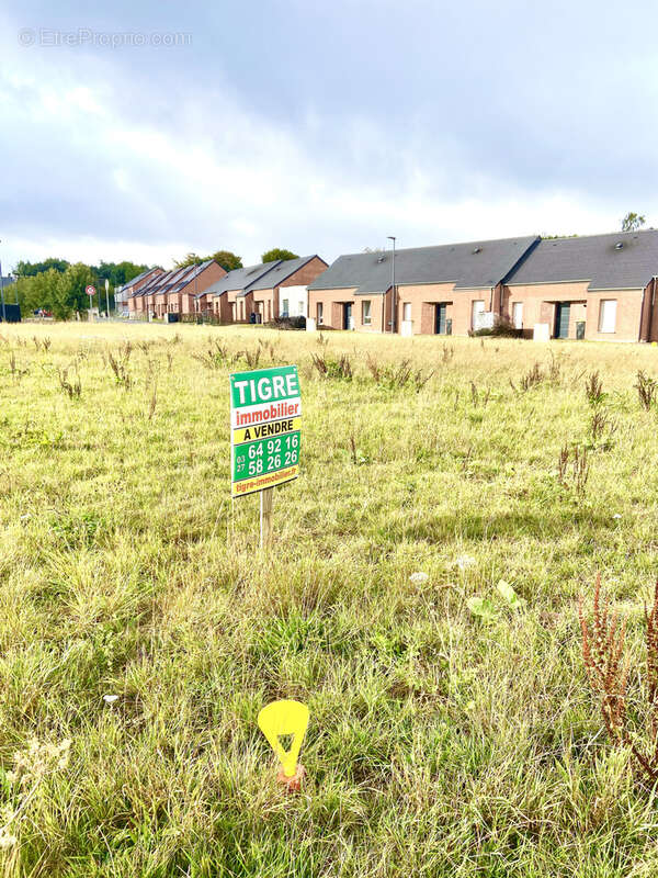 Terrain à LA LONGUEVILLE