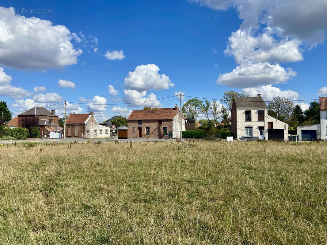 Terrain à LA LONGUEVILLE