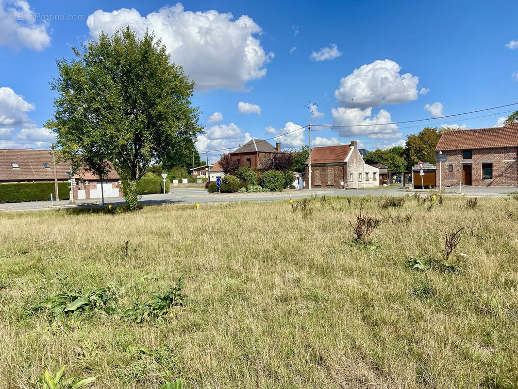 Terrain à LA LONGUEVILLE