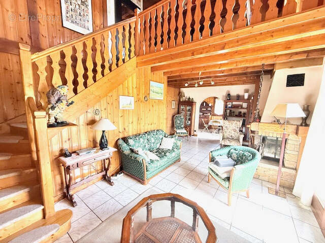 Maison à CRUSEILLES