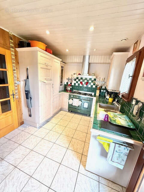 Maison à CRUSEILLES