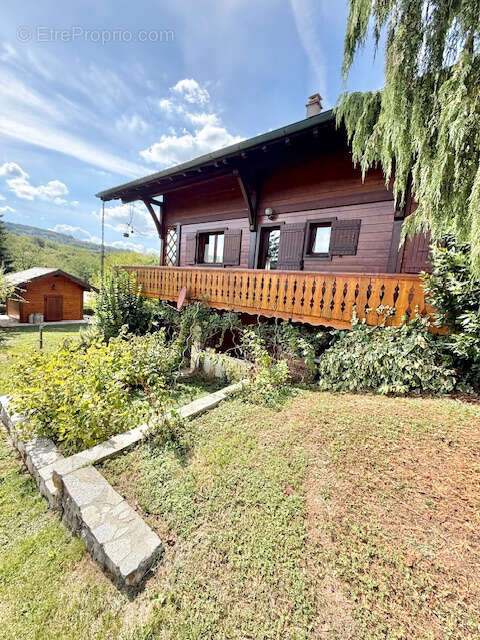 Maison à CRUSEILLES