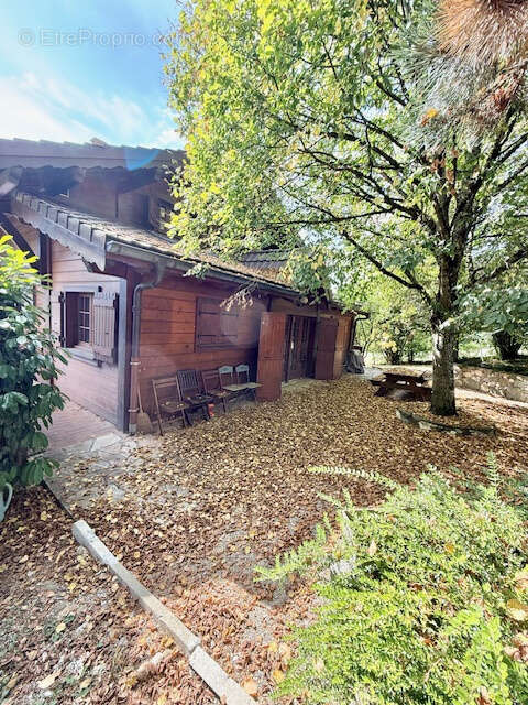 Maison à CRUSEILLES