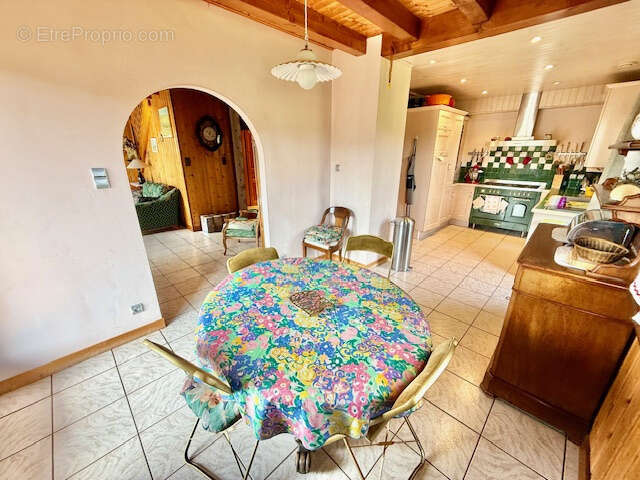 Maison à CRUSEILLES