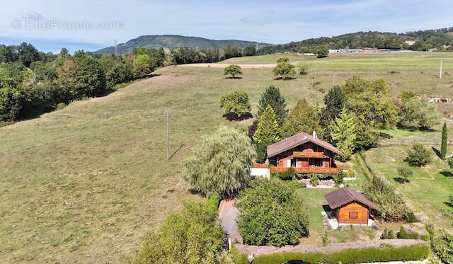 Maison à CRUSEILLES