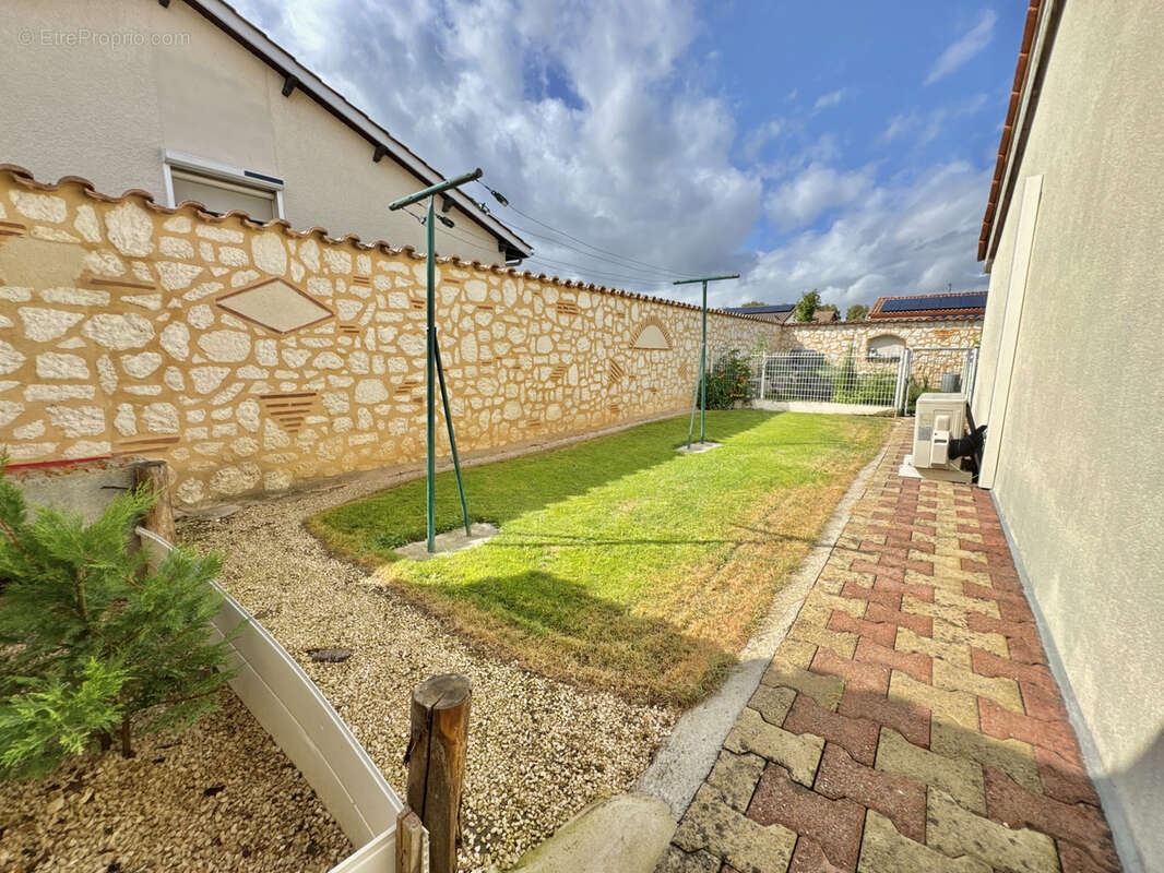Maison à SAINT-SYLVESTRE-SUR-LOT