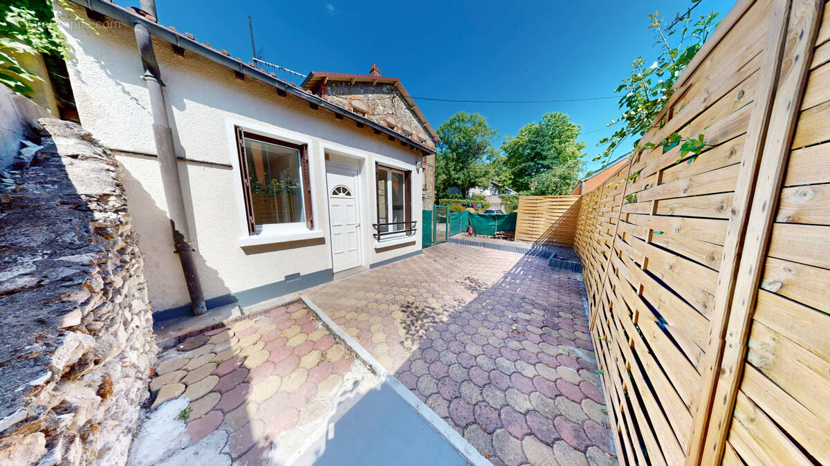 Maison à SARTROUVILLE