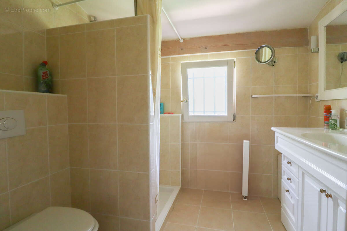 Maison à BAGNOLS-EN-FORET