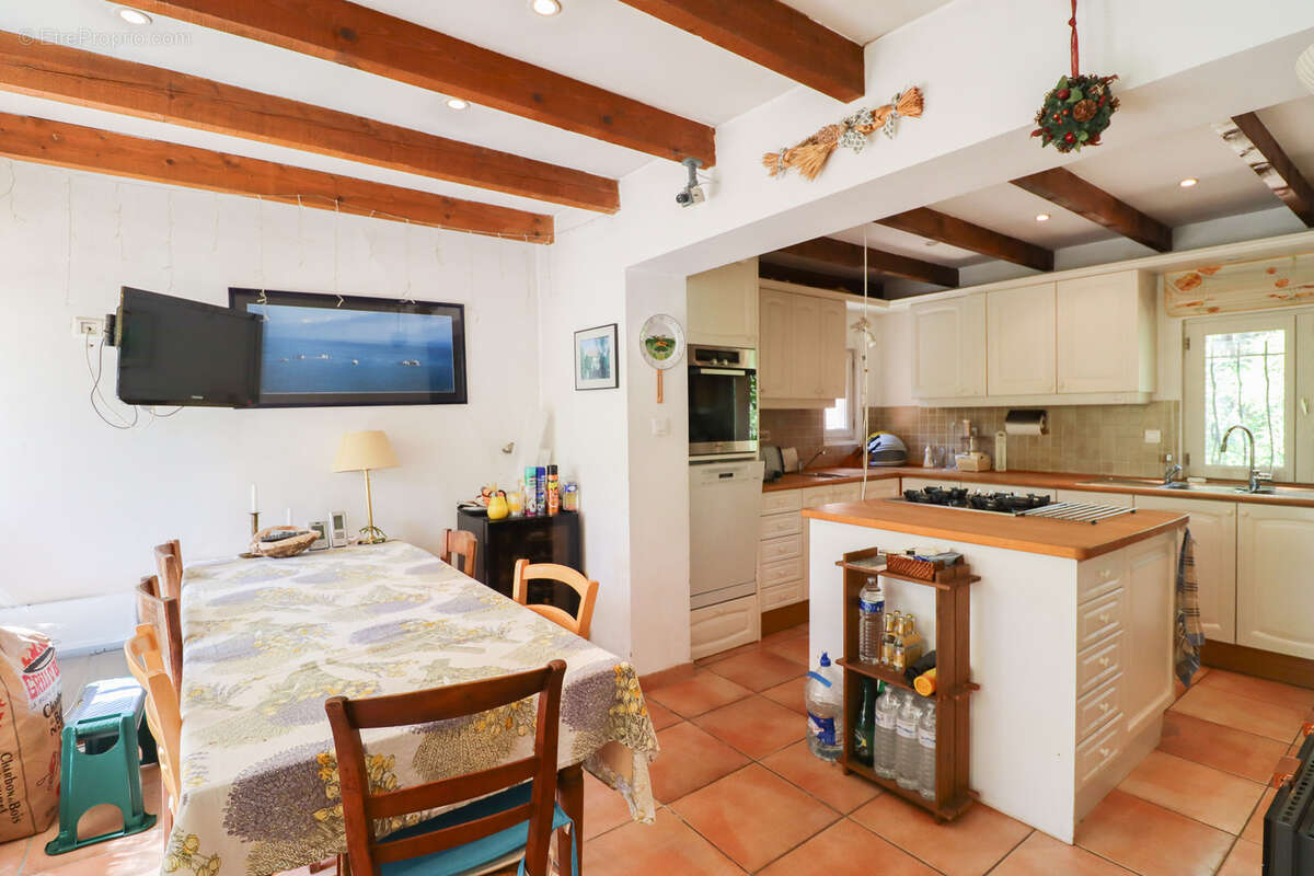 Maison à BAGNOLS-EN-FORET