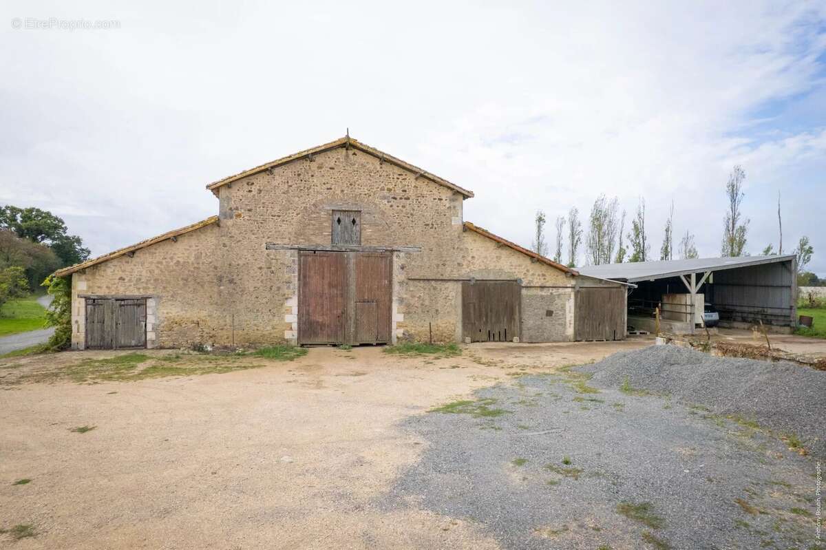 Maison à COULOMBIERS