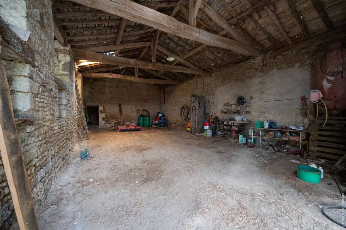 Maison à COULOMBIERS