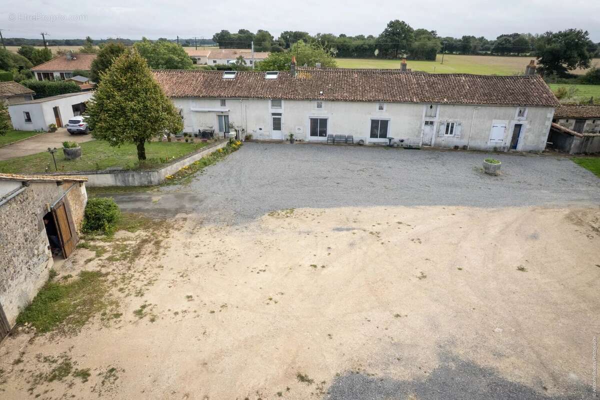 Maison à COULOMBIERS