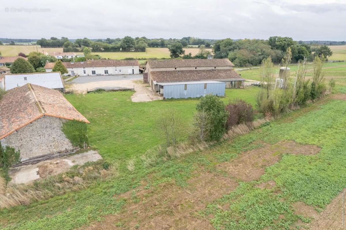 Maison à COULOMBIERS