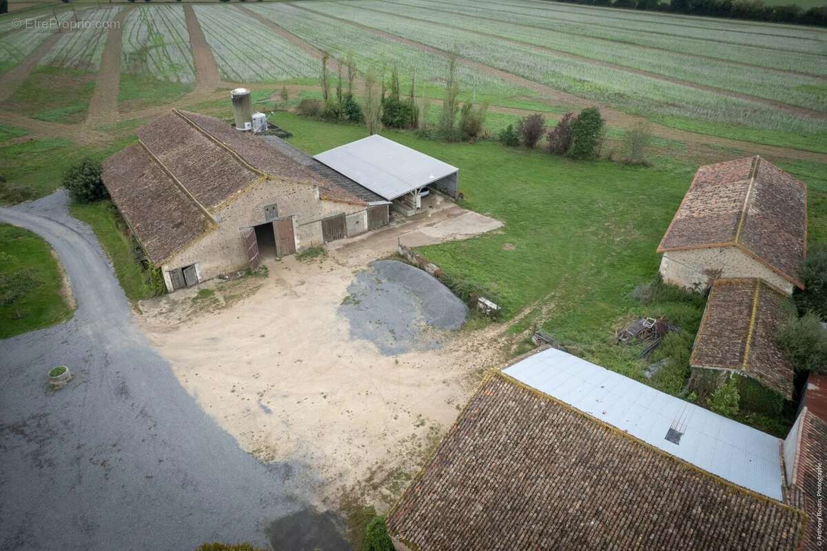 Maison à COULOMBIERS