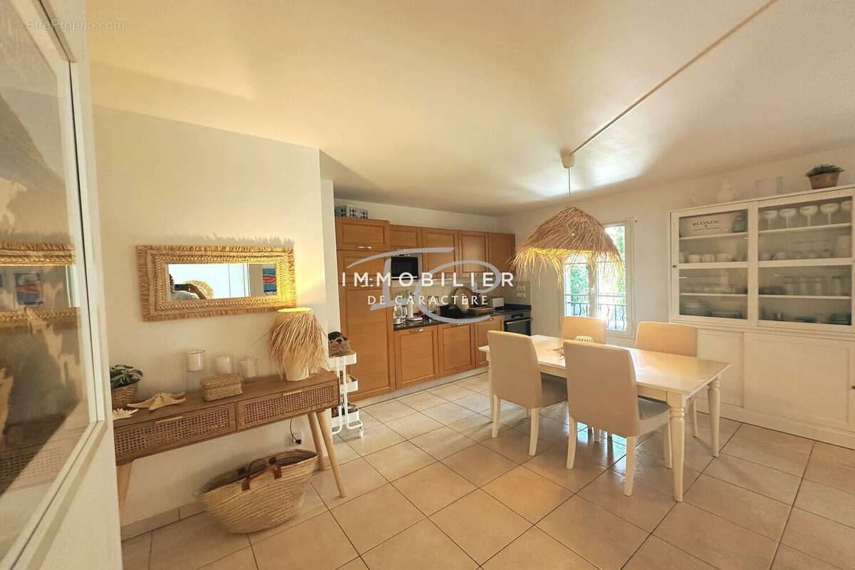 Appartement à LA CROIX-VALMER