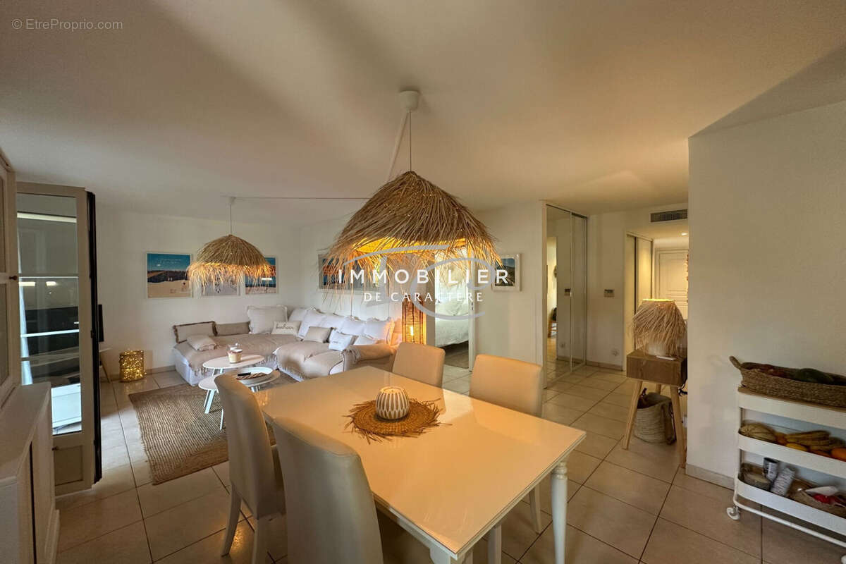 Appartement à LA CROIX-VALMER