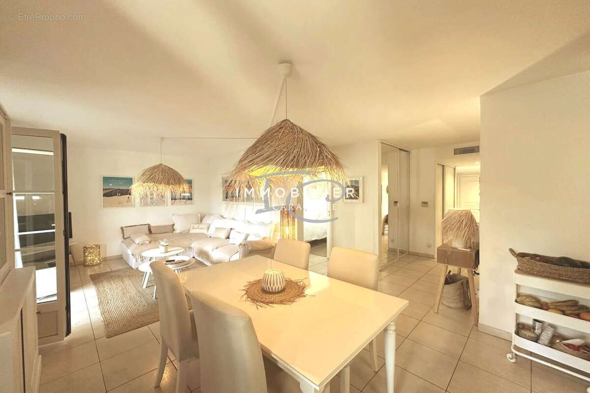 Appartement à LA CROIX-VALMER